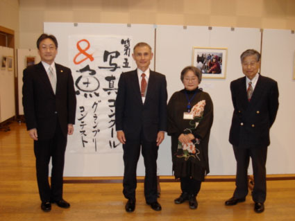 全日本写真連盟京都府本部委員 伊藤征子先生、京都市聴覚障害者協会 濱島会長、小山副会長と岸本会長