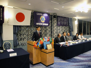 挨拶をする村田暢夫会長